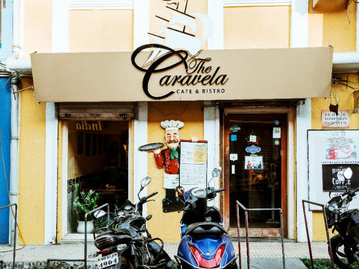 Caravela Cafe and Bistro